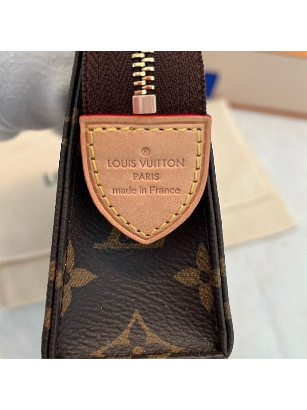 Louis Vuitton Monogram Toiletry 15 - Picture 9 of 13